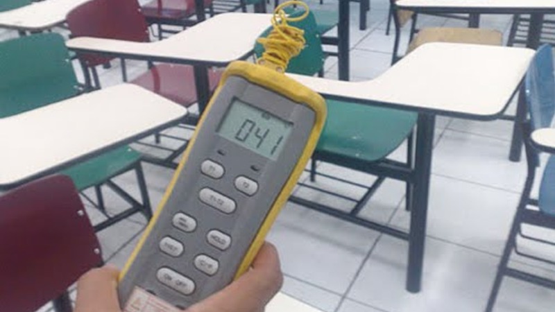 SALA de AULA NÃO é SAUNA! Pelo cumprimento da Lei 5.498/12 SALA de AULA NÃO é SAUNA! Pelo cumprimento da Lei 5.498/12