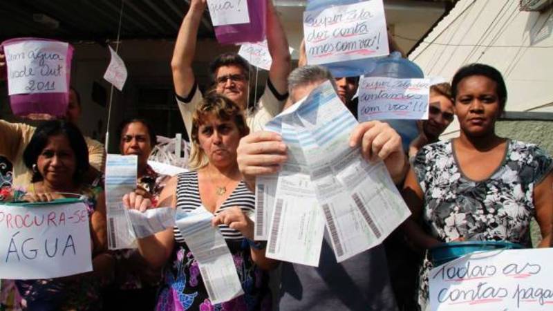 Não queremos aumento da tarifa da água! Não queremos aumento da tarifa da água!
