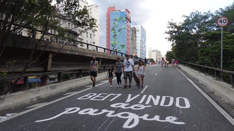 Prefeito Haddad sancione o Projeto de Lei 439/15 que dá nome de Parque Minhocão quando o Minhocão é aberto para lazer e esporte. Prefeito Haddad sancione o Projeto de Lei 439/15 que dá nome de Parque Minhocão quando o Minhocão é aberto para lazer e esporte.