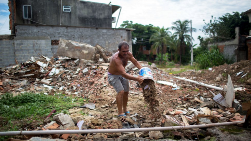 Prefeito, quando a Vila Autódromo será urbanizada? Prefeito, quando a Vila Autódromo será urbanizada?