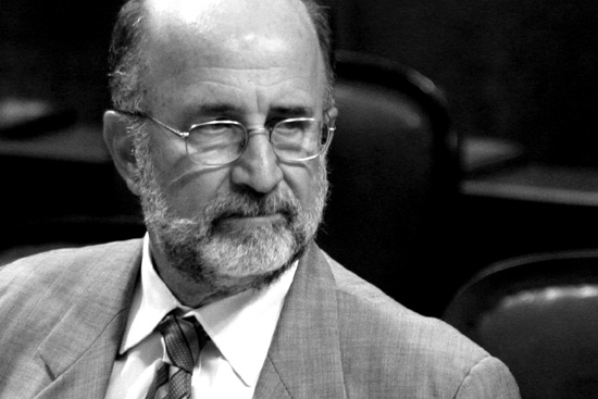 ‘Em jogo de futebol, quem não pode beber é jogador’, diz deputado na Alerj.